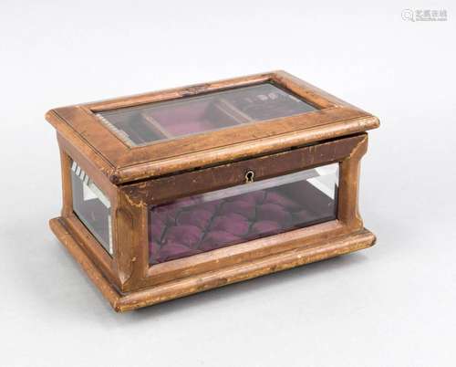 Jewelry box, France around 1900, bez. ''Alph Giroux Paris'', leather-covere