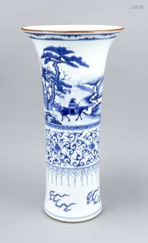 A Chinese white and blue trumpet vase, 20th cent., underglaze blue decor fr