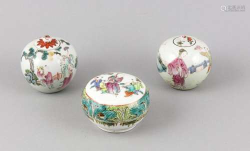 Three Chinese lidded boxes, 19th century, polychrome onglaze colors, calc.,