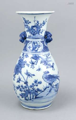 Blue and white vase, China, 19./20. A vaulted corpus, with two applications