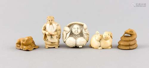 5 Netsuke, Japan, 4 x Bein, 1 x Holz, bis 5 cm