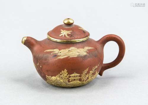 Miniature Teapot, Japan / China, 1st half of the 20th century, continuous,