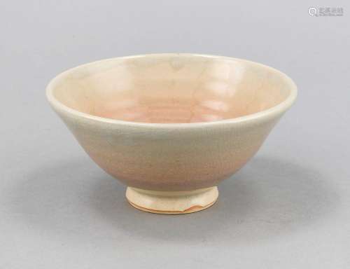 Bowl, ceramics, China, 20th century, iridescent glaze from soft pink to lig