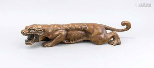 Wooden figure, China, 20th cent., Depiction of a creeping tiger with open m