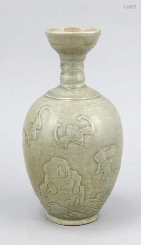 Vase with celadon glaze, China, 19./20. Century, decor with five beautifull