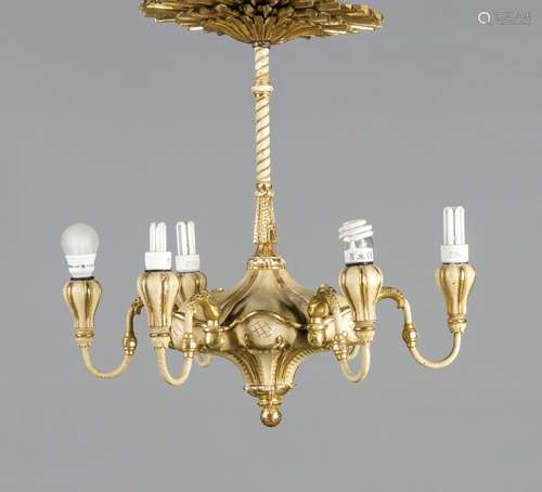 Deckenlampe im Barockstil, Mitte 20. Jh., elektr., 6-flg., Holzkorpus, sand