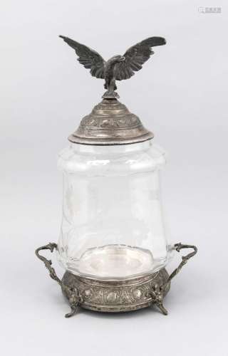 Dekorative Bowle mit Adler, um 1900, geschliffenes Glas mit Blumendekor auf