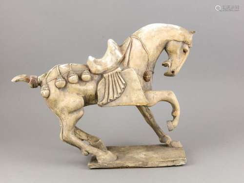 Terracotta horse, Asia, on base plate, dam., Kl., H. 36 cm