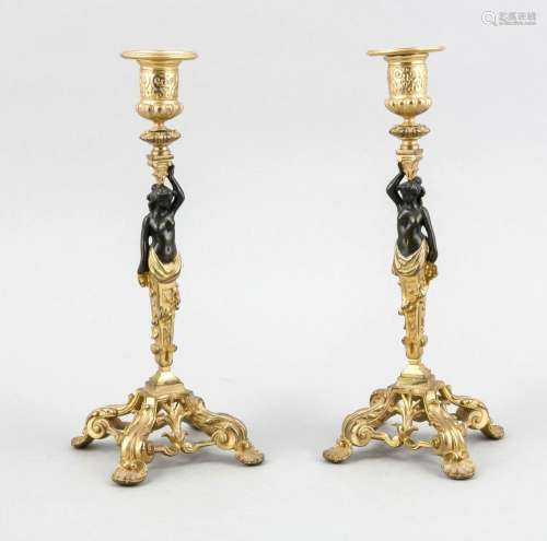 A pair of French 19th-century ormolu candlesticks, four-feet base, h. 29,5