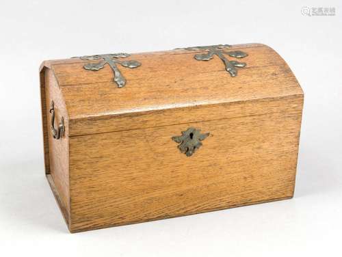 Casket around 1900, oak wood with metal fittings and seitl. Handle, hinged