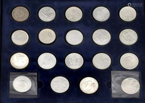 19 Gedenkmünzen DDR, 11 Stück 10 Mark, 1969-1990, und 8 Stück 5 Mark 1969-1