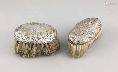 Two brushes, Netherlands, around 1900, silver 833/000 respectively tested,