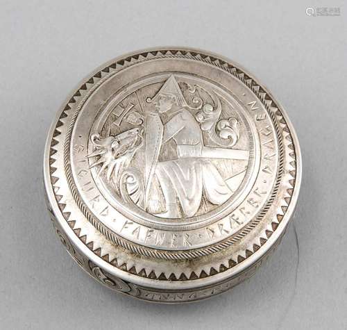 Round lidded box, 1st half of the 20th century, silver tested, gilding insi