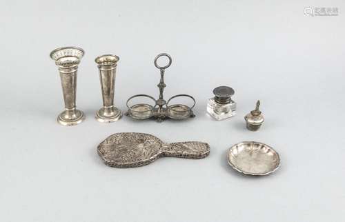 Compilation of seven small pieces, 20th century, silver different fineness