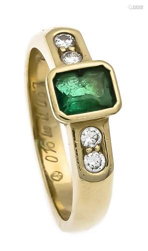 Emerald brilliant ring GG 750/000 with a baguette cut fac. Emerald 0.67 ct