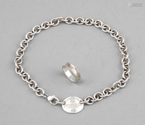 Bracelet/Chain and Ring, USA, 20th cent., hallmarked Tiffany & Co., New Yor