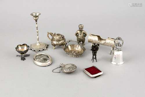 Compilation of nine pieces, silver different fineness and tested, table bel