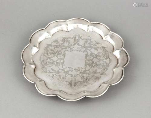 Plate/presentoir, late 19th century, presumably low alloyed silver, on 3 fe