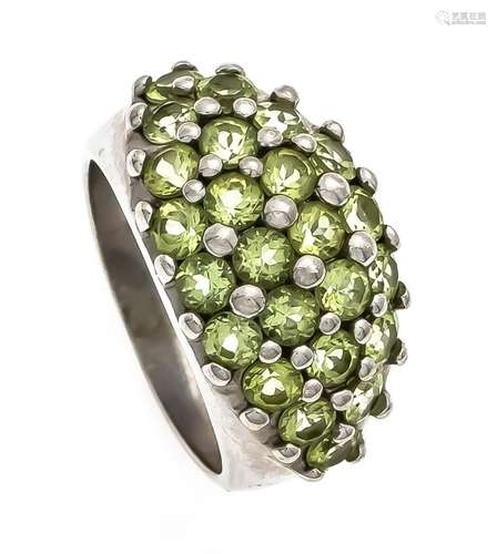 Peridot ring silver 925/000 with 24 round fac. Peridots 4 mm, RG 53, 6,7 g