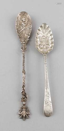 Two ornamental spoons, 18./19. Jh., England/Italy, Sterling silver 925/000,