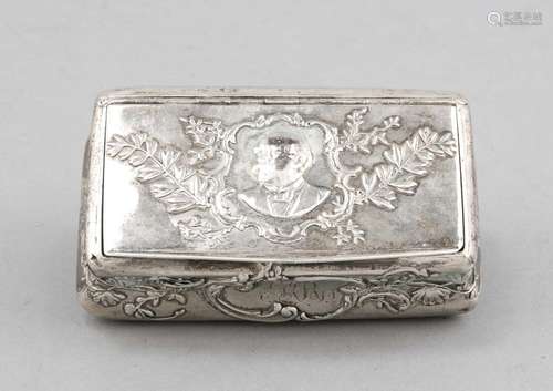 Lidded box, German, around 1900, silver 800/000, l. 9,5 cm, weight around 1