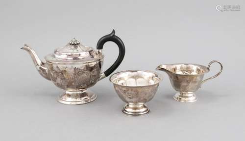 Three pieces of a tea set, England, 20th century, plated, knob loose, h. 7