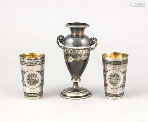 Pair of schnapps beakers and vase, presumably Russia, silver 875/000, beake