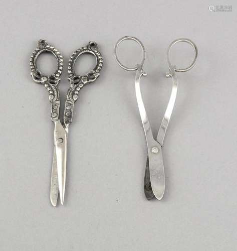 Two scissors, Netherlands, around 1900, hallmarked silver, 1 smooth form, 1