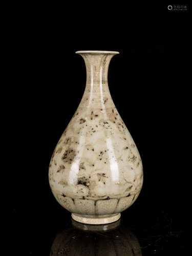 Ming Hongwu Period Shape Antique Red-Decorated Vase