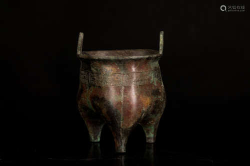 Zhou Antique Bronze Tripod Censer