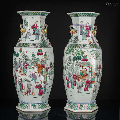 A Pair of 19th Antique Famille Rose Hexagon Vase