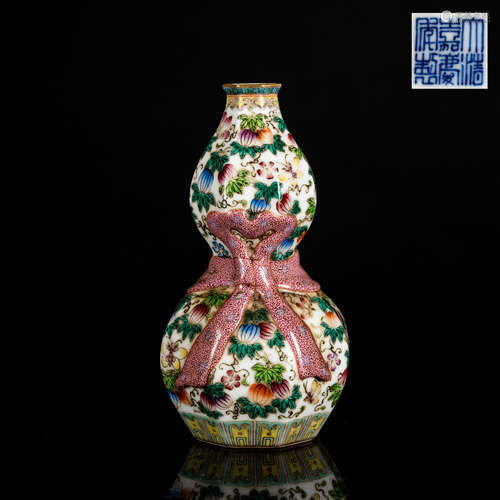 19th Jiaqing Period Antique Famille Rose Octahedral Double Gourd Vase