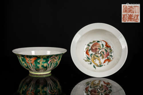 A Pair Of 19th Jiaqing Period Antique Famille Rose Bowls