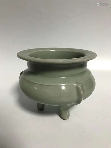 A SONG DYNASTY LONG QUAN KILN CELADON-GLAZED CENSER