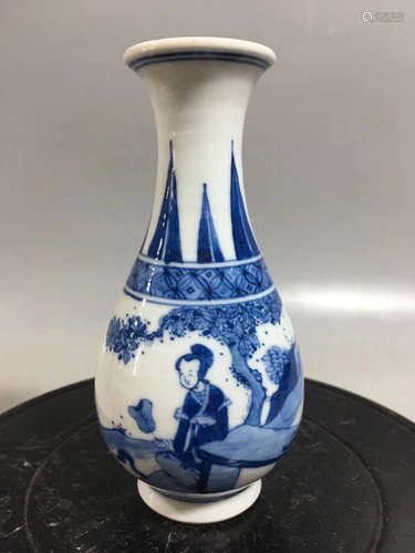 A MAID PATTERN BLUE&WHITE OKHO SPRING BOTTLE