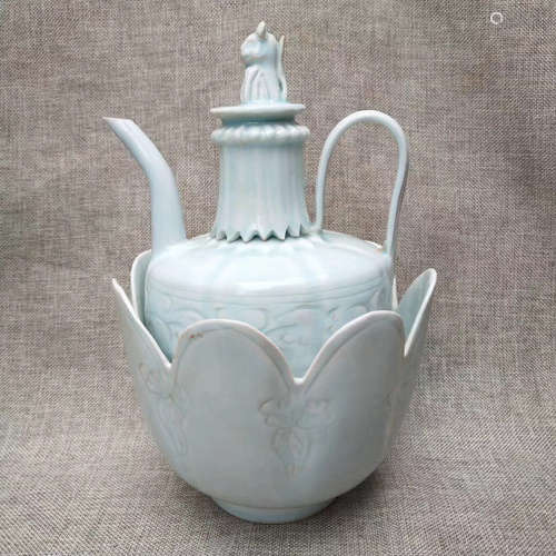 A HUTIAN KILN MISTY BLUE DOG-HEAD SHAPED TEAPOT