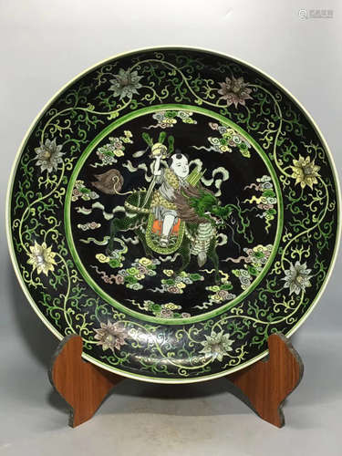 A PRIME THREE-COLOR GLAZED FIGURE STORY PLATE