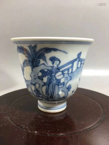 A BLUE & WHITE FIGURE STORY PATTERN CUP