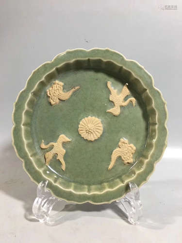 A LONGQUAN KILN CRAIN PATTERN PLATE