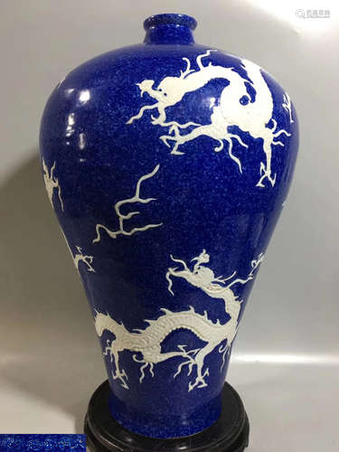 A BLUE GLAZED DRAGON PATTERN MEI VASE