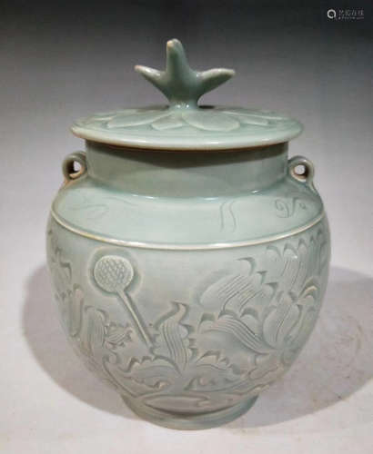 A YUE KILN CELADON-GLAZED JAR