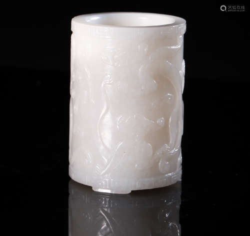 A HETIAN JADE DRAGON EMBOSSMENT PEN HOLDER