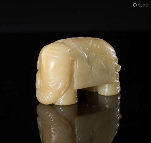 A HETIAN JADE ELEPHANT SHAPED INCENSE HOLDER