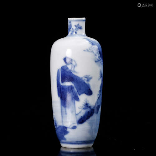 CHINESE BLUE AND WHITE PORCELAIN SNUFF BOTTLE