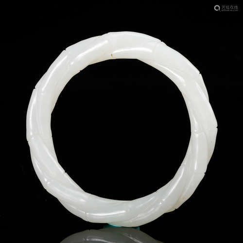 CHINESE WHITE JADE TWISTED BANGLE