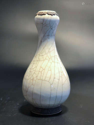 CHINESE GE TYPE GARLIC HEAD VASE