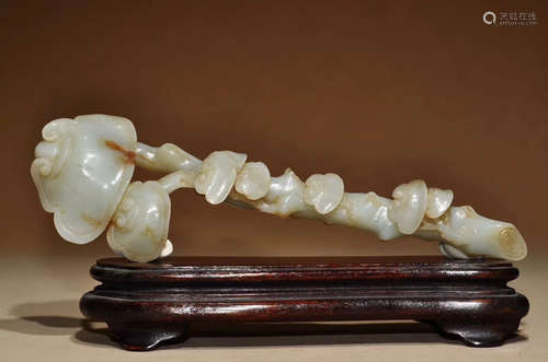 A HETIAN JADE CARVED RUYI SHAPED ORNAMENT