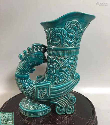 A TURQUOISE-GLAZED PHOENIX SHAPED VASE