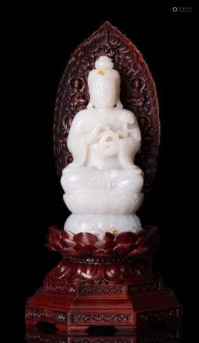 A HETIAN JADE CARVED GUANYIN STATUE