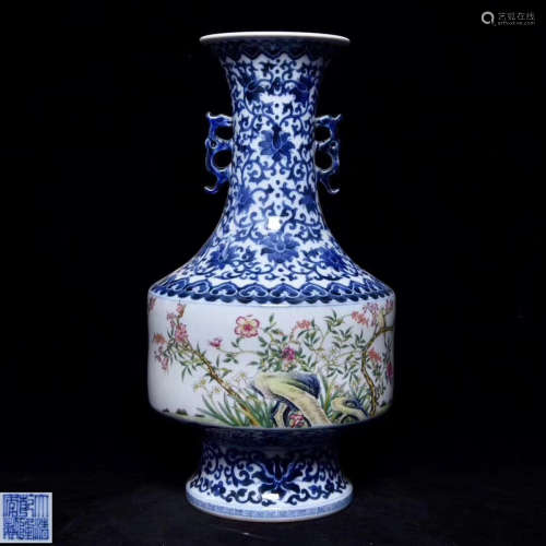 A BLUE AND WHITE VASE WITH QIANLONG MARK